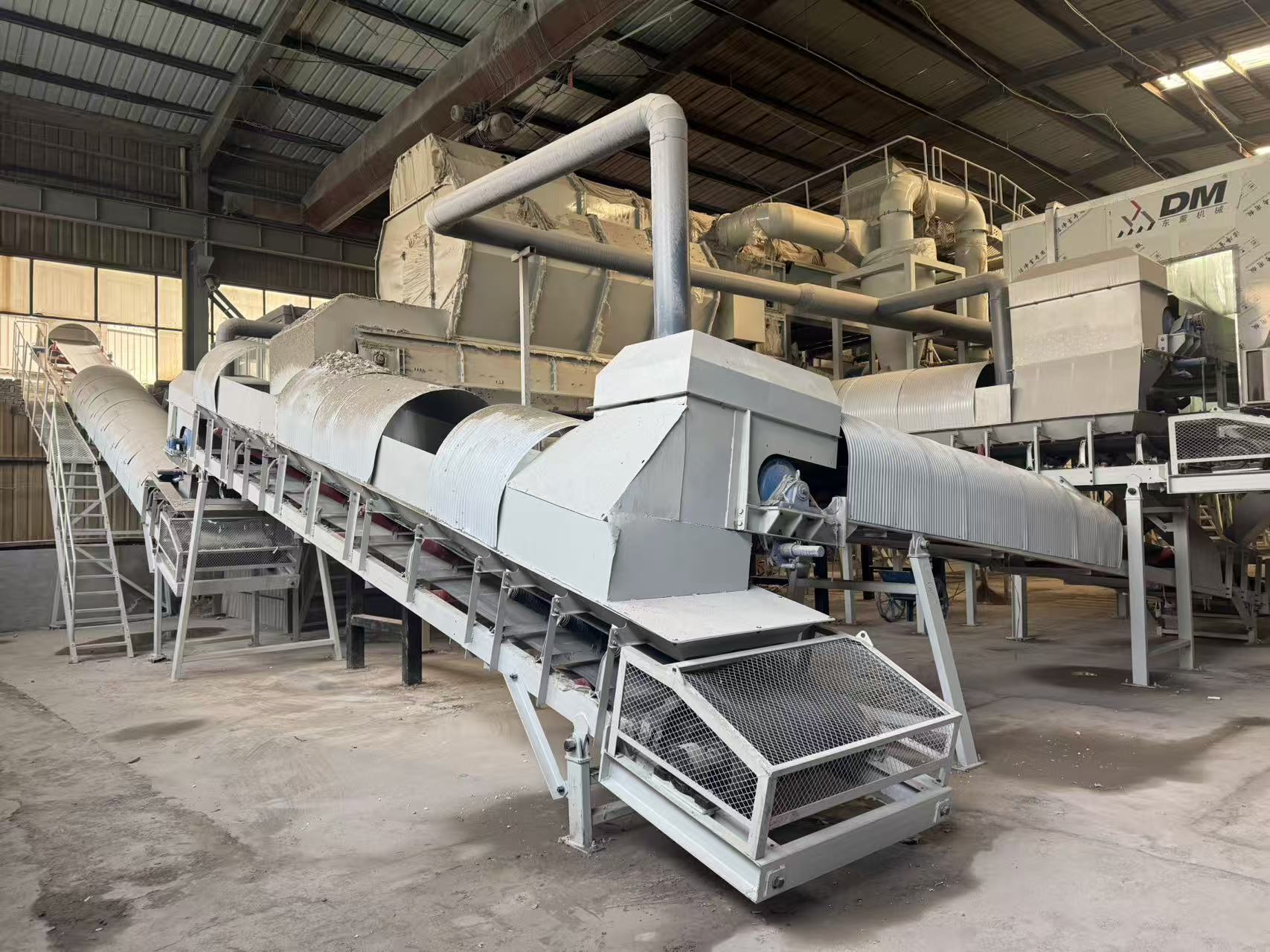 建筑垃圾资源化技术深度：高性能再生骨料如何实现工业级量产？