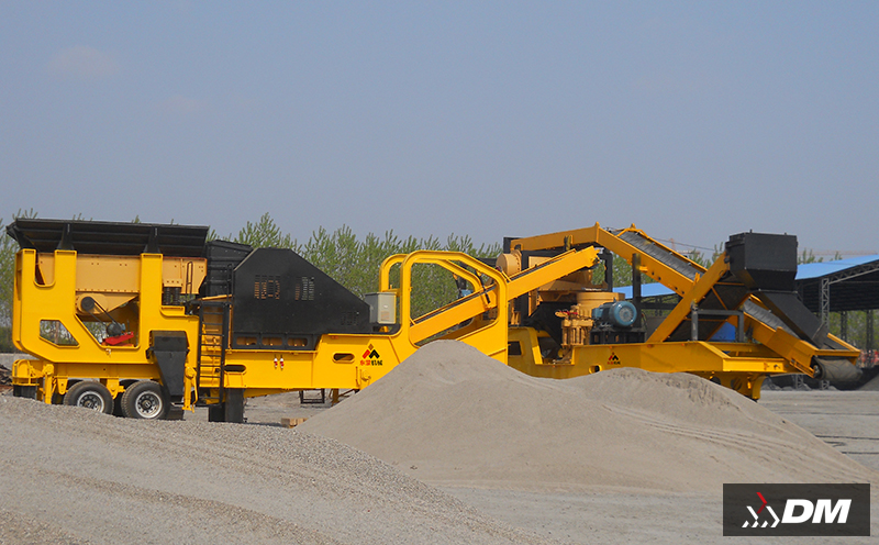 The key player in gravel processing in the mining industry is the tire‑mounted mobile crusher